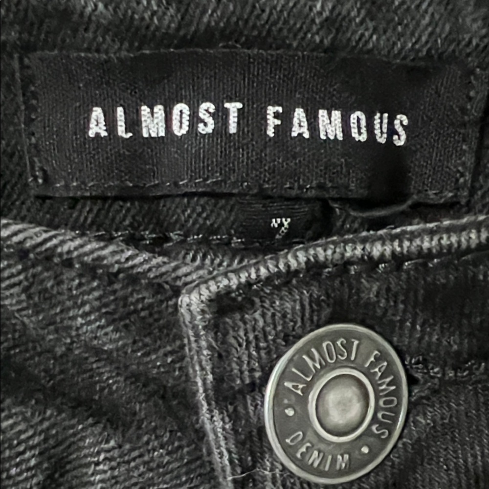 Almost Famous juniors black Skinny Jeans - Picture 4 of 12